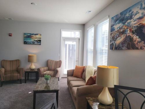 Luxury 1BR/1BA w/ Top Amenities in Prime Location thumb 2