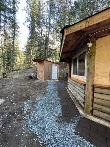 Cabin in the woods @ Cultus Lake, Chilliwack (zdjęcie 4)