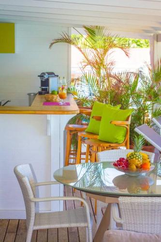 balcon/terrasse, Appartement élégant à Deshaies avec terrasse privée, 80 m². (Appartement elegant a Deshaies avec terrasse privee, 80 m².) in Deshaies