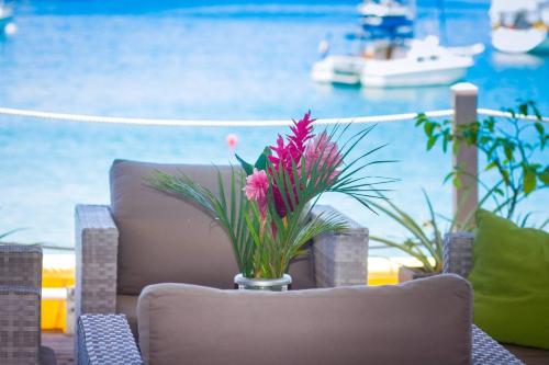 Vue extérieure, Appartement élégant à Deshaies avec terrasse privée, 80 m². (Appartement elegant a Deshaies avec terrasse privee, 80 m².) in Deshaies