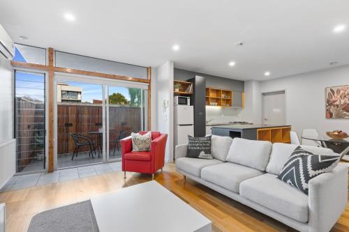 Modern 2-Bed Apartment Near St Kilda Beach