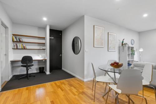 Modern 2-Bed Apartment Near St Kilda Beach