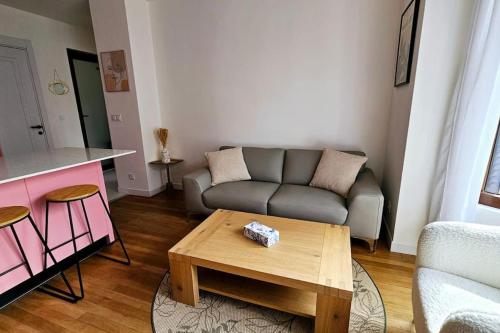 Lilas Rose in โทนง-เล-แบ็ง