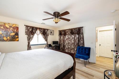 Tranquil Retreat: Luxury Home at Mount Elden's Foothills, Steps from Route 66 and Flagstaff Mall