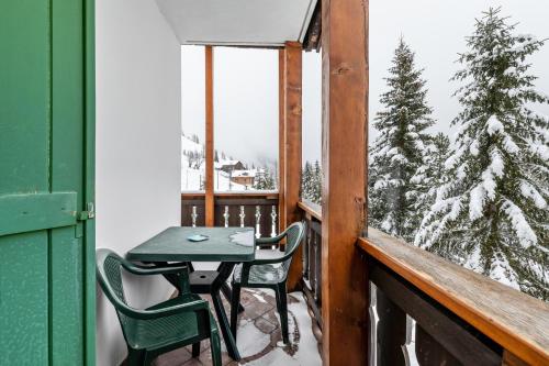 Superior One-Bedroom Apartment with Balcony