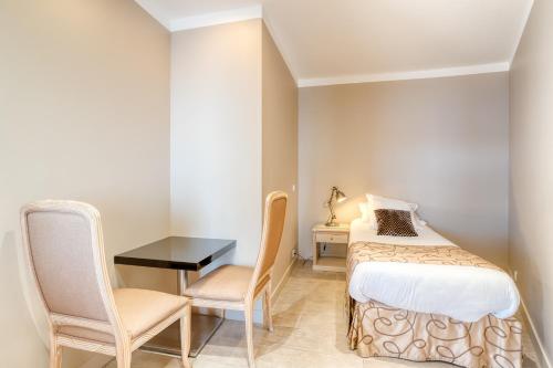 Roc Hotel - image 8