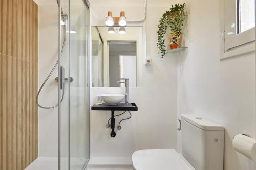 Bbarcelona Sagrada Familia Garden Apartment - image 13