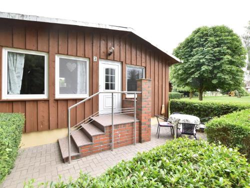 Quaint Bungalow near Insel Poel with Garden