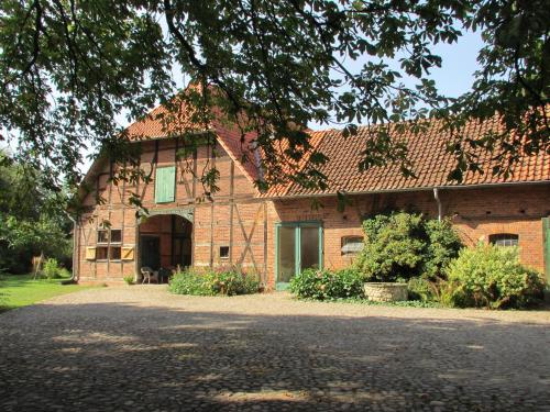 Historic Farmhouse in Hohnebostel with Garden near Lake - Langlingen