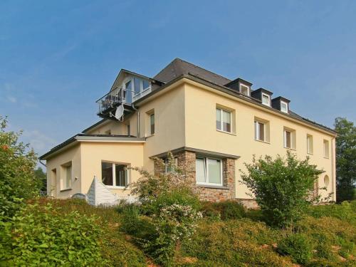 Large apartment in the beautiful Sauerland with garden patio and sauna