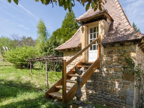 Lovely cottage in Peyzac le Moustier with Terrace