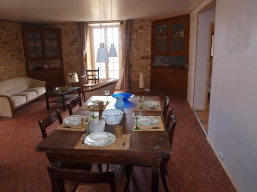 Lovely cottage in Peyzac le Moustier with Terrace