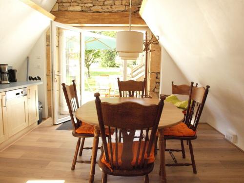 Lovely cottage in Peyzac le Moustier with Terrace