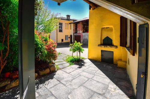Viesnīcas āriene, La Casa dei Laghi 2 - near JRC, Leonardo & Lago Maggiore in Mercallo
