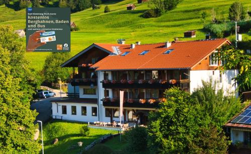 Alpenhotel Sonneck - mit Bergbahnticket in Bad Hindelang, Deutschland