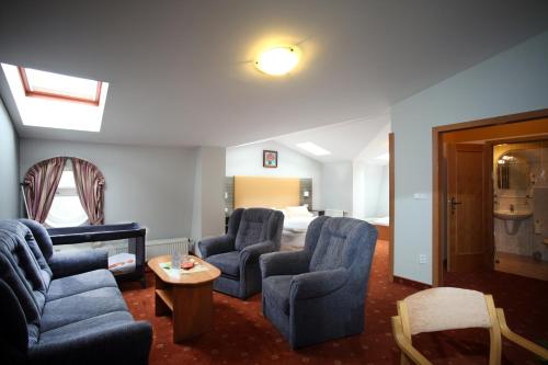 Hotel Paris - image 14