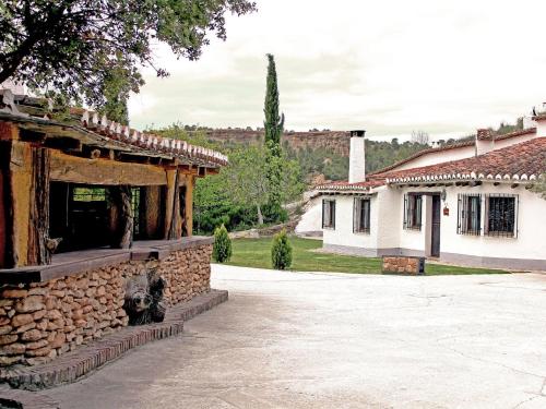 Kert, Villa in Spain with Stunning Mountain Views in Alcudia de Guadix