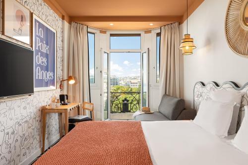 hotel photo