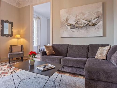 Luxurious apartment for 9 people recently renovated in the center of Barcelona