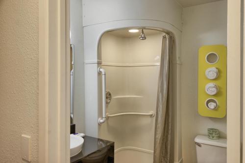 Motel 6-Everett WA - North - image 6