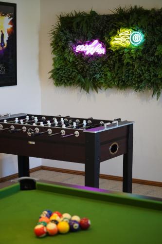 Seednest Game room & TropGarden