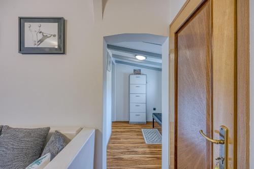 Three-Bedroom Apartment with Balcony image 8
