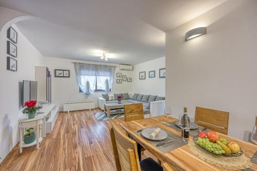 Three-Bedroom Apartment with Balcony image 6