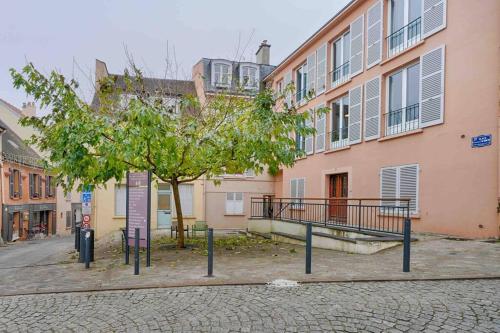 Welcome to Blue Dream House in Marly-le-Roi