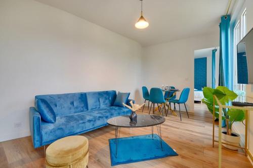 Welcome to Blue Dream House in Marly-le-Roi