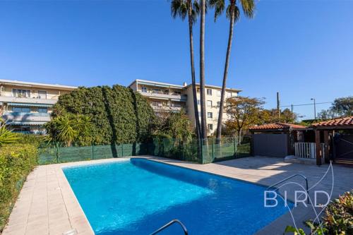 Spacious apartment Pool and Parking - Location saisonnière - Antibes