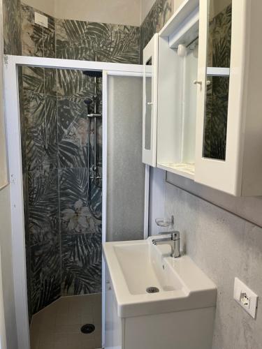 Double or Twin Room image 4