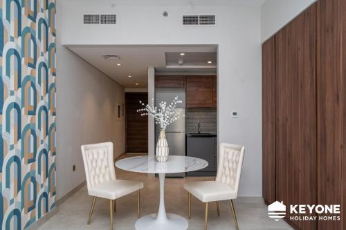 Chic Elegance Studio in JVC - image 7