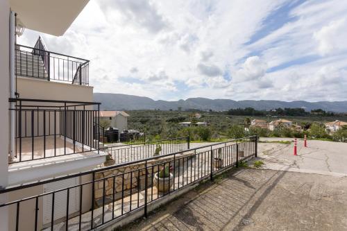 Altamira Holiday Apartment - 6 people, veranda with views