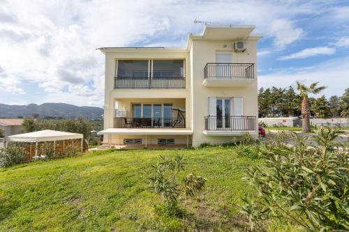 Altamira Holiday Apartment - 6 people, veranda with views