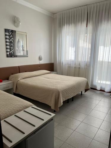 Triple Room image 10