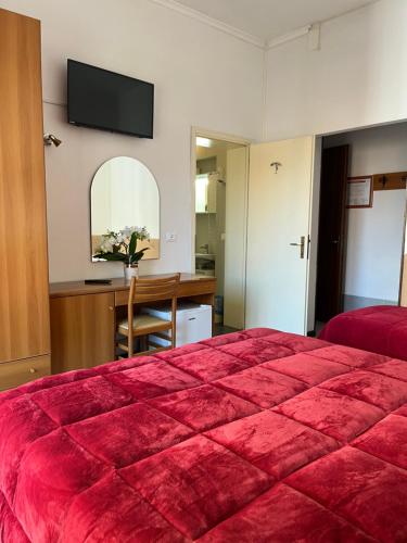 Triple Room image 6