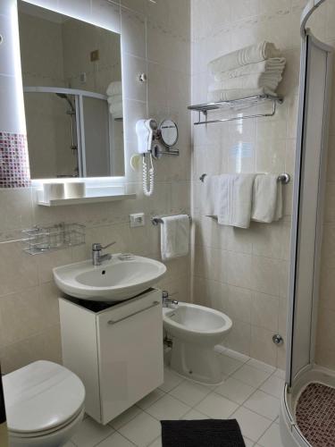 Hotel Touring - image 4