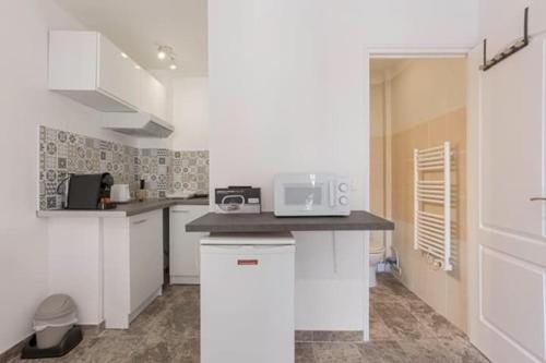 Simon Apartments 4