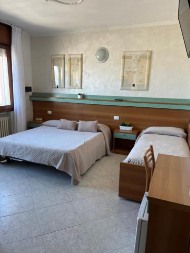 Hotel Touring - image 2