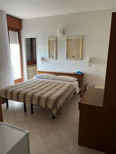 Triple Room image 2