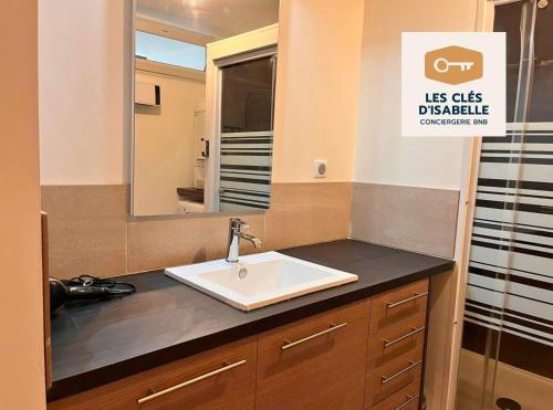 Appartement climatise avec sa terrasse de 25 M2 near Limoges-Bellegarde Airport