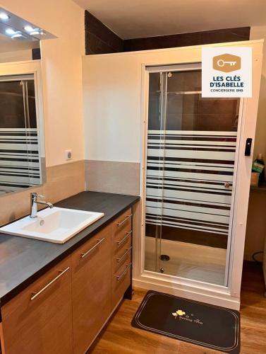 Appartement climatise avec sa terrasse de 25 M2 near Limoges-Bellegarde Airport