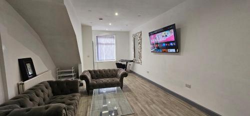 Facilities, Luxury four bedroom house in Great Horton