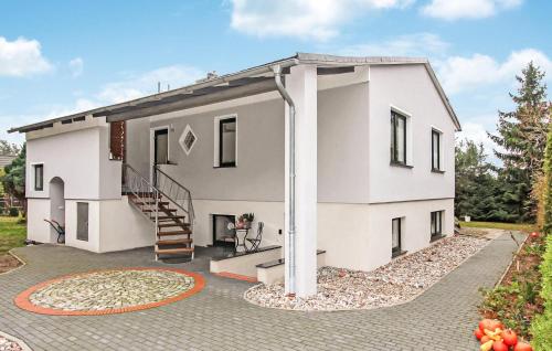 Pet Friendly Apartment In Vogelsang-warsin With Kitchen