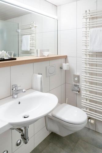 Single Room image 3
