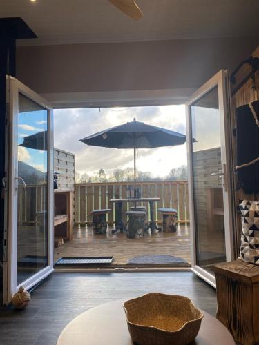 Devon River Glamping Pods in Аллоа