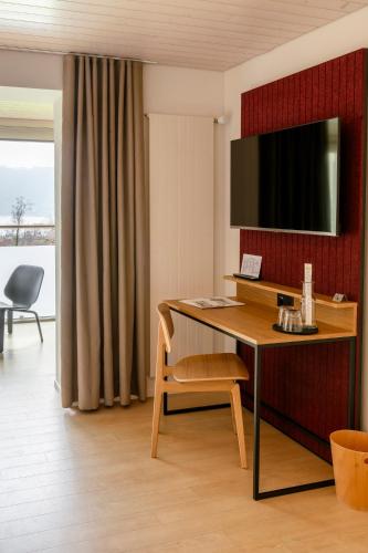 Double Room image 7