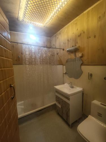 Shamus Maqbool Group Of Houseboat - Hotel - Srinagar