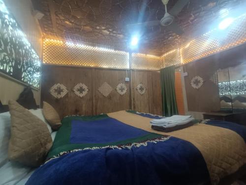 1 double bed