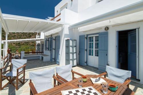 Ammos 1 - Seafront house in Glyfo beach, Sifnos